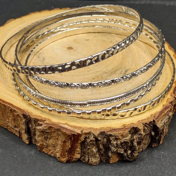 Silver Bangle Bracelet With A Set Of 5 Bangle Bracelets - Picture 3 of 3